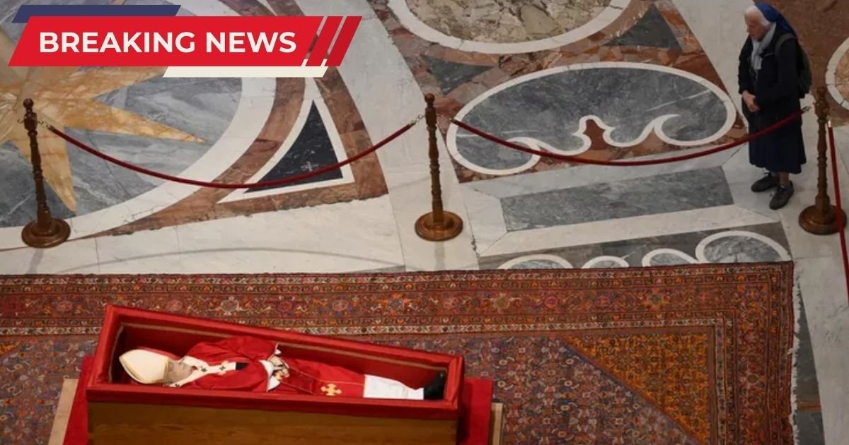 copy of single image thumbnail 1200 x 630 14.jpg?resize=1200,630 - Nun, 81, Who Was Pope Francis' Friend Breaks Vatican Protocol While Weeping Over His Casket