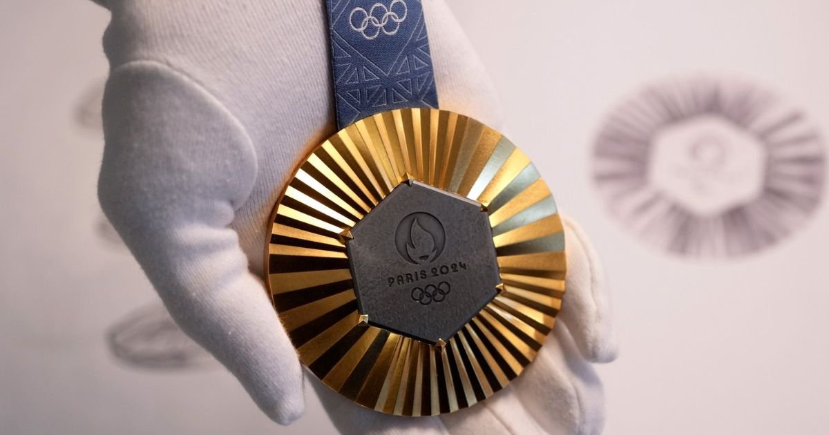 copy of articles thumbnail 1200 x 630 18 4.jpg?resize=574,582 - US Olympic Gold Medalist ARRESTED For 'Engaging in Pr*stitution' with Undercover Officer
