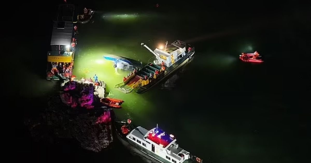 copy of articles thumbnail 1200 x 630 22 2.jpg?resize=412,232 - 10 DEAD After Tourist Boat Capsizes