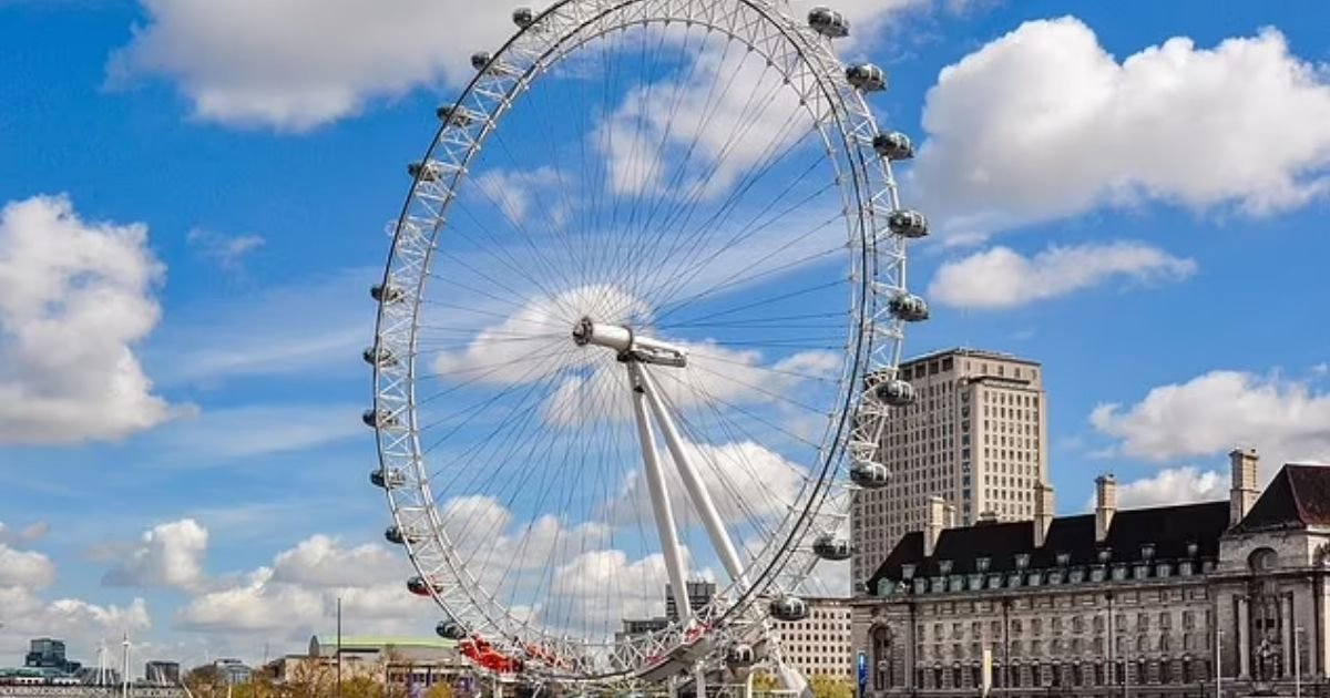 copy of articles thumbnail 1200 x 630 29 1.jpg?resize=412,232 - Iconic London Eye Breaks Down TWICE Leaving People Trapped Inside on Hottest Day