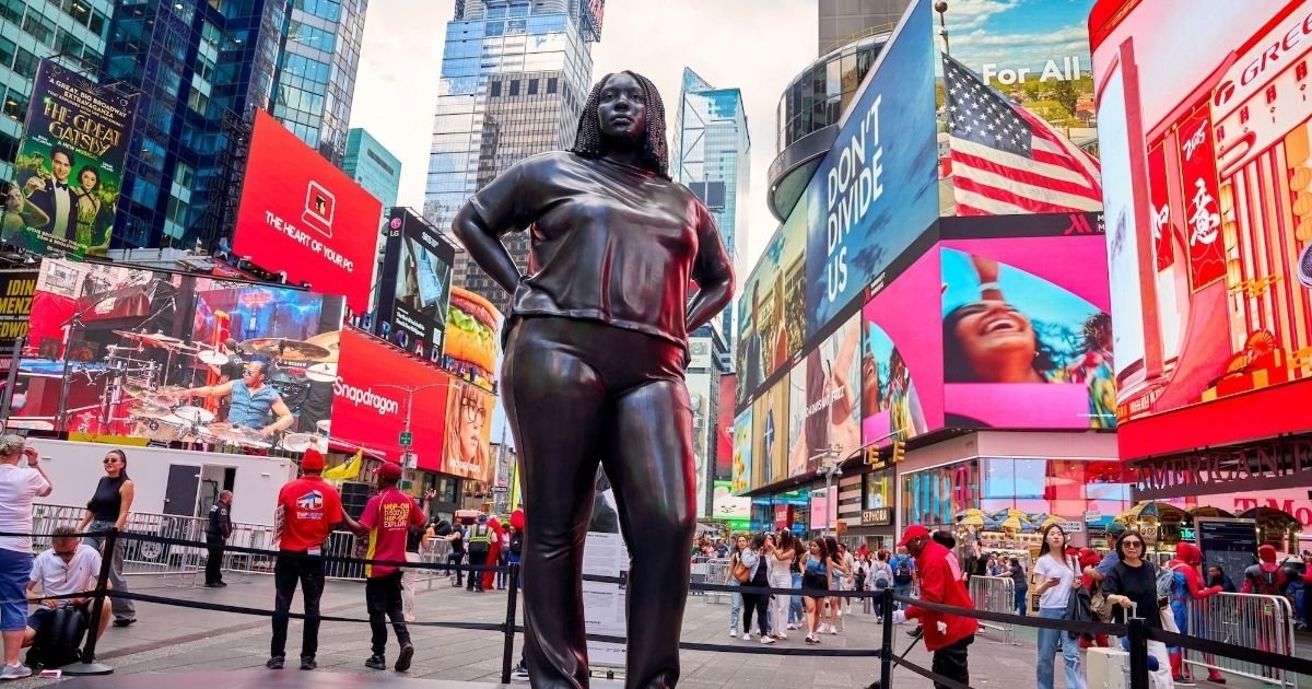 copy of articles thumbnail 1200 x 630 54.jpg?resize=412,275 - Giant Statue Of A Black Woman Just Dropped In Times Square, And People Are Having A Complete Meltdown
