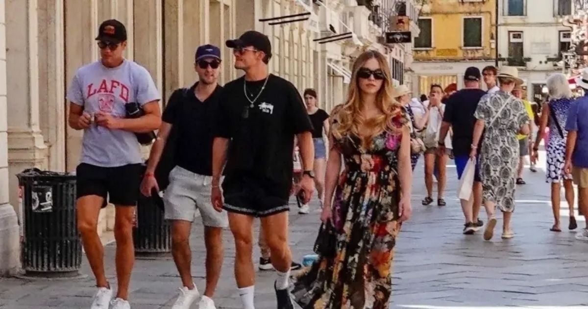 copy of articles thumbnail 1200 x 630 2025 06 29t193916 697.jpg?resize=412,232 - Newly Single Orlando Bloom and Sydney Sweeney Spotted Strolling Through Venice Together After Jeff Bezos, Lauren Sánchez’s Wedding