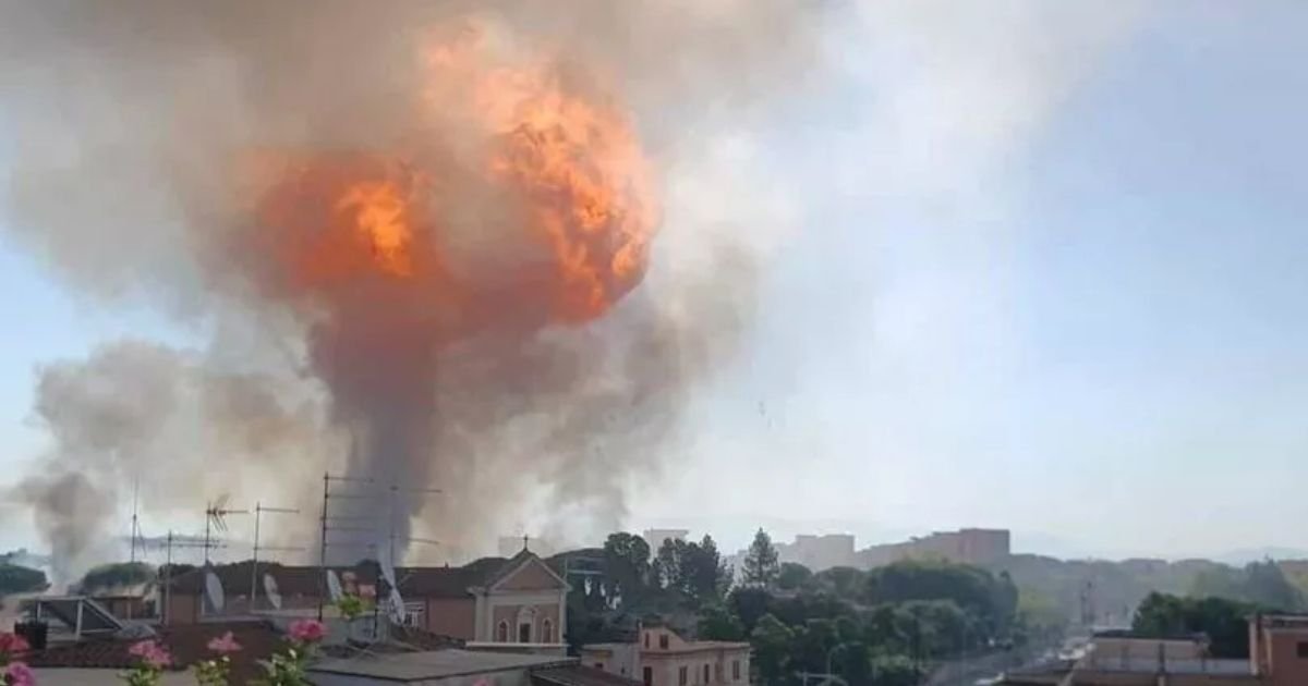 copy of articles thumbnail 1200 x 630 100 1.jpg?resize=412,232 - Hundreds of Tourists and Locals Flee For Their Lives After Giant Explosion Rocks Rome