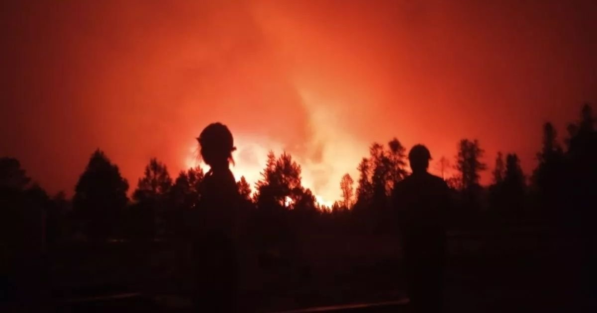 copy of articles thumbnail 1200 x 630 2025 07 14t163057 509.jpg?resize=412,232 - Wildfires Tear Through Grand Canyon Devastating Historic Sites in Raging Inferno