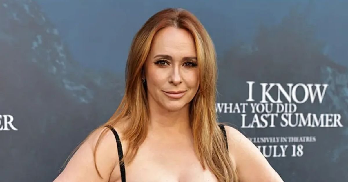 copy of articles thumbnail 1200 x 630 2025 07 29t140745 004.jpg?resize=412,232 - Jennifer Love Hewitt reveals the heartbreaking incident that sparked her body insecurity