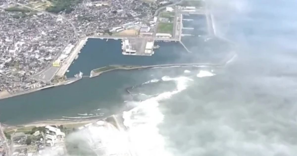 copy of articles thumbnail 1200 x 630 2025 07 30t145356 977.jpg?resize=412,232 - Japan is hit by five foot tidal wave after biggest earthquake in 14 years caused millions to evacuate