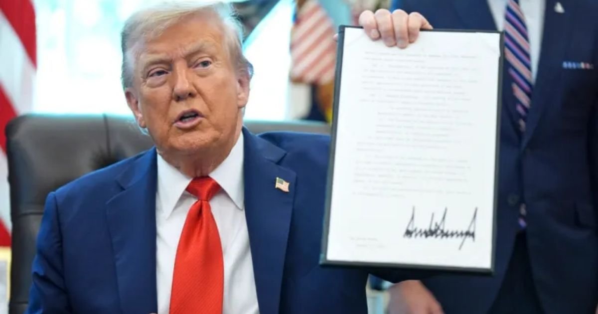 copy of articles thumbnail 1200 x 630 2025 08 26t135108 383.jpg?resize=412,232 - “America Needed This”- Trump Signs Orders Targeting Cashless Bail & Flag Burning