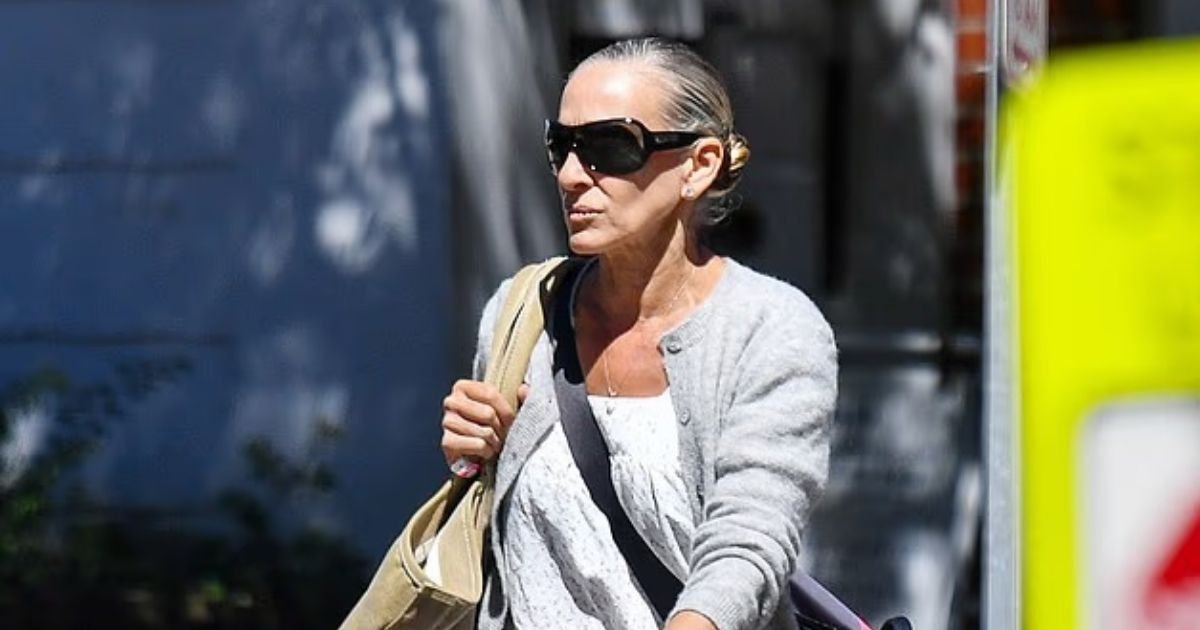 copy of articles thumbnail 1200 x 630 2025 08 27t161720 930.jpg?resize=412,232 - Sarah Jessica Parker Looks UNRECOGNIZABLE In Public as Fans Worry for her Health