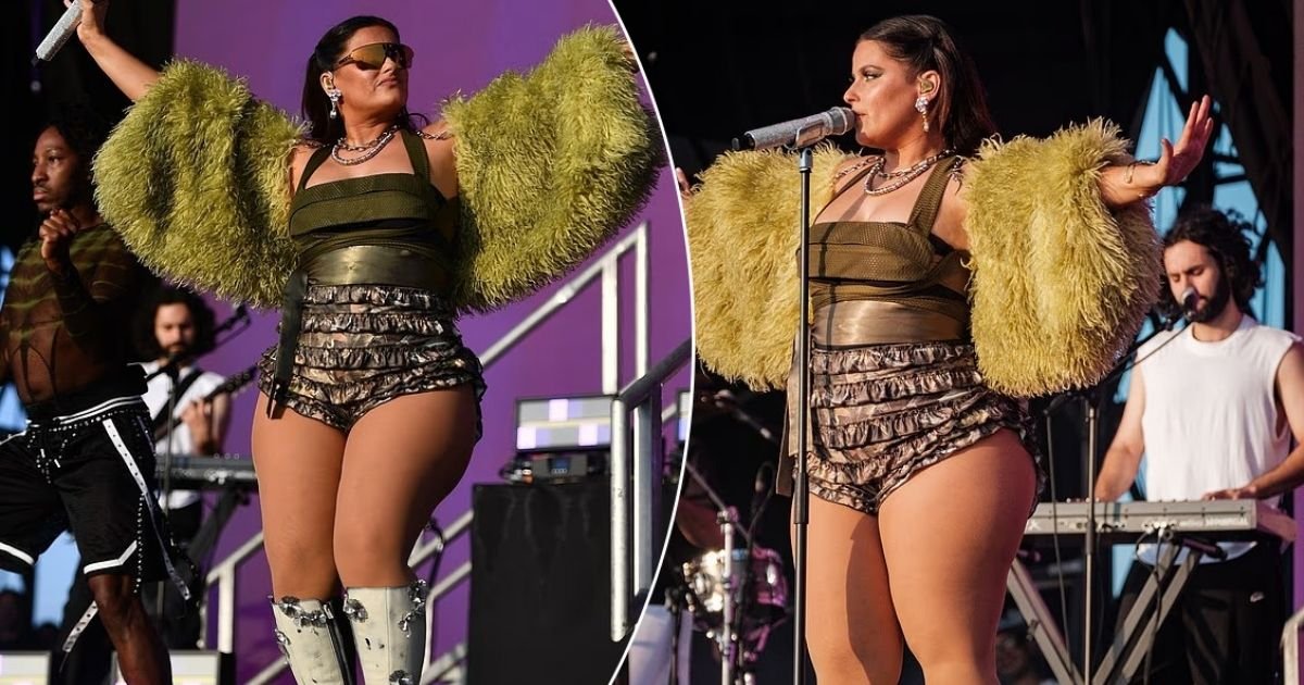 copy of articles thumbnail 1200 x 630 99 3.jpg?resize=412,275 - Nelly Furtado STUNS Fans With Her New Look As Many Find It Hard to Recognize the Celeb