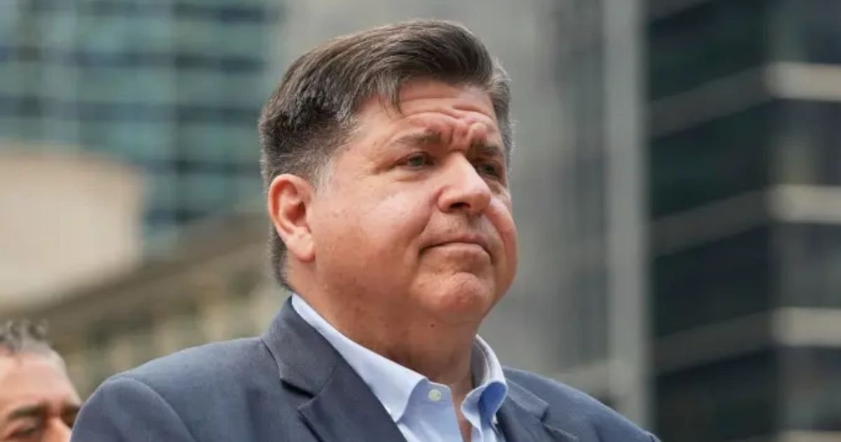 copy of articles thumbnail 1200 x 630 2025 08 31t230930 467.jpg?resize=412,232 - Trump Slams 'Weak and Pathetic' Illinois Governor on Chicago Crime After More Than Six People KILLED During Weekend