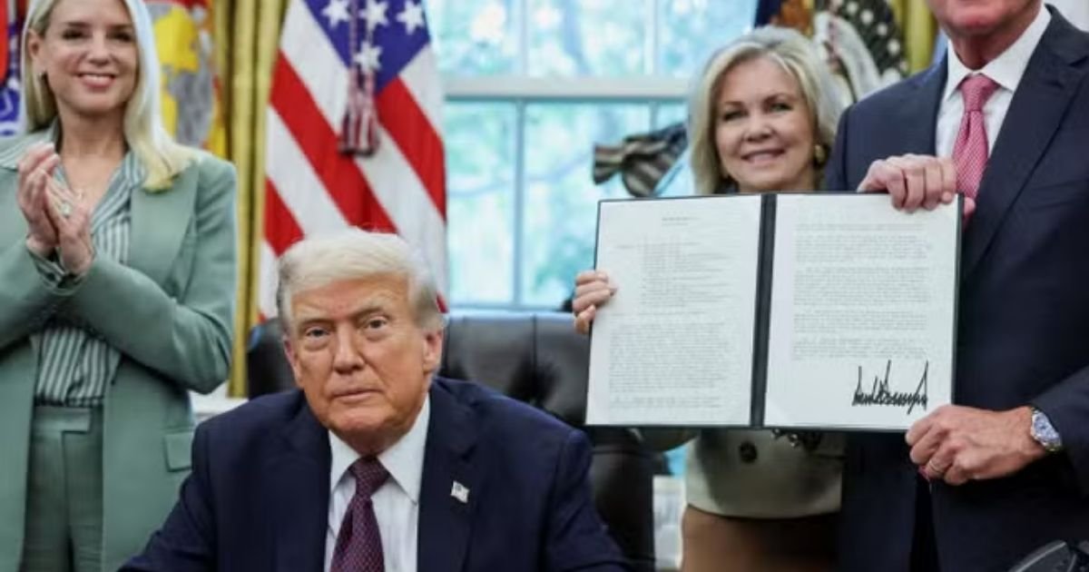 copy of articles thumbnail 1200 x 630 2025 09 16t162012 394.jpg?resize=412,232 - 'Up to No Good Again!'- Citizens' Outrage After Trump Deploys National Guard, ICE, and Other Agencies to Memphis, Tennessee