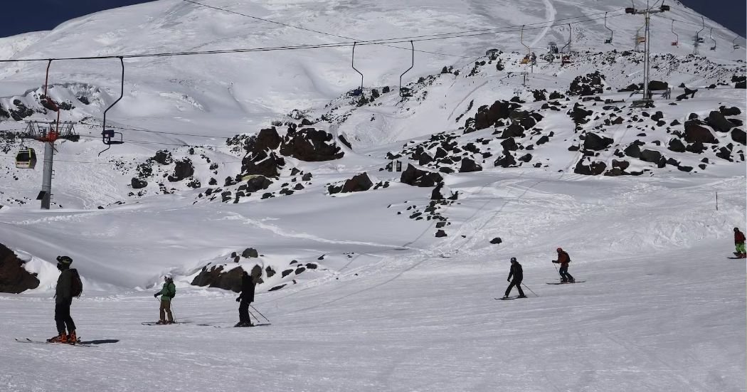 copy of articles thumbnail 1200 x 630 2025 09 16t220235 668.jpg?resize=412,232 - 3 DEAD, 9 Injured, and 25 Stranded in Horrifying Chairlift Disaster at Popular Mountain top